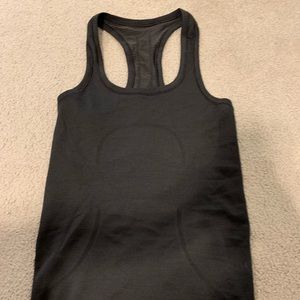 Black lululemon tank top
